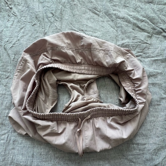 3/$10 🏷️ Old Navy running shorts - Picture 4 of 8